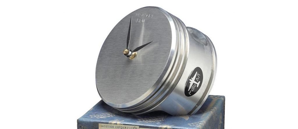 Piston-Desk-Watch-2