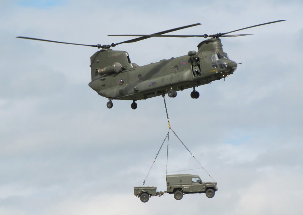Chinnok CH-47 - heavy payload helicopter